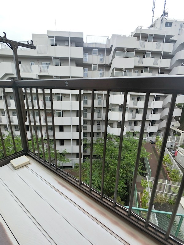 二葉戸建 ベランダ