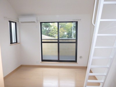 グラッソ・汐入 リビング