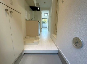 ラフィール汐入 玄関