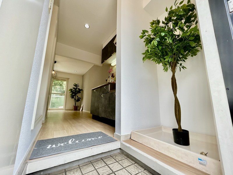 ドエルカネカ  玄関