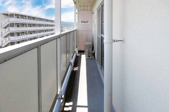 ビレッジハウス不入斗4号棟  ベランダ