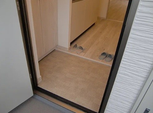 サードストーン 玄関