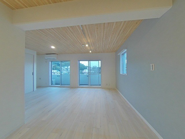 アーバンパレス横須賀 リビング