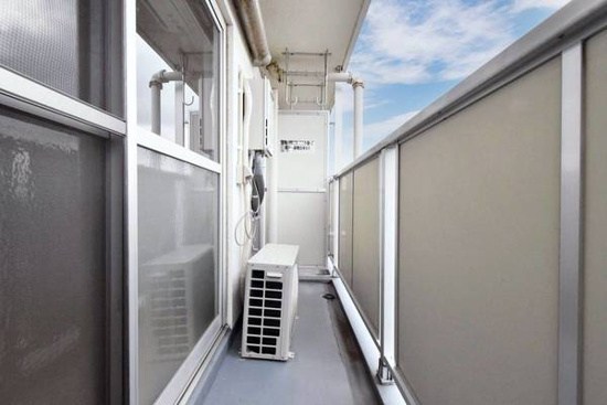 ビレッジハウス不入斗2号棟 ベランダ