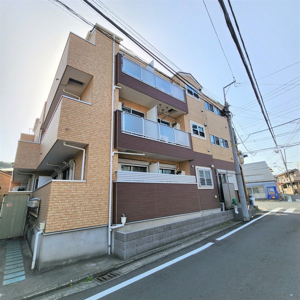 Les Ailes Ⅴ(ﾚ･ｾﾞｰﾙ5) 204号室 外観