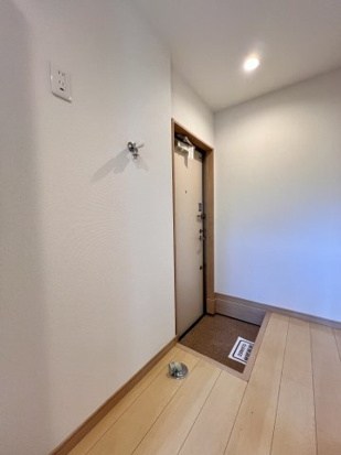 シャイン三春町 玄関