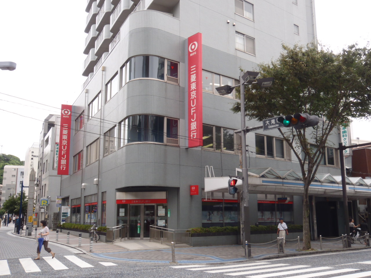 ハイツオータム 銀行