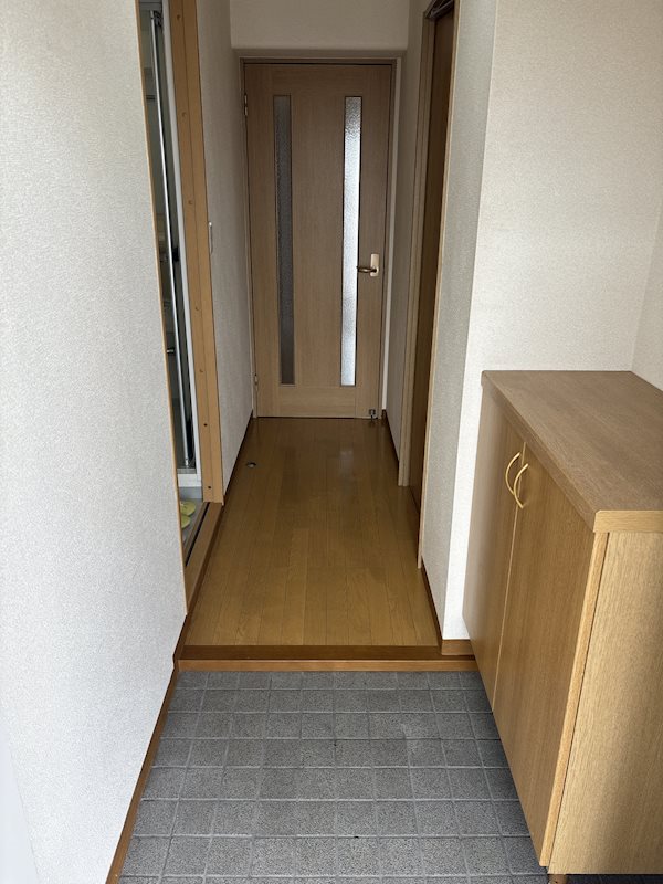 レジデンスイケダ 玄関
