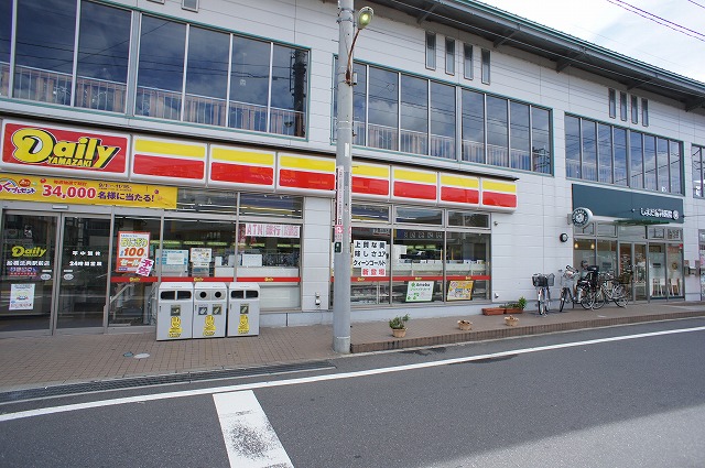 ソレイユ上山Ⅱ コンビニ