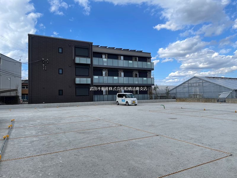 プランドール 駐車場