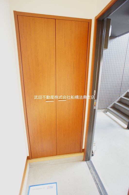 グランメールＢ 玄関