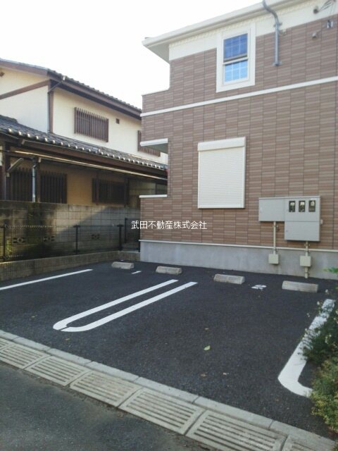 ラ・クラルテ 駐車場