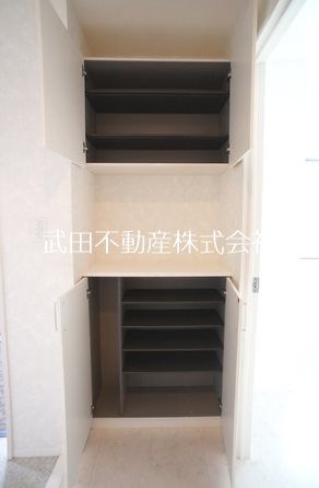 サジタリアB 玄関