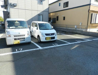 パステルコート弐番館 駐車場