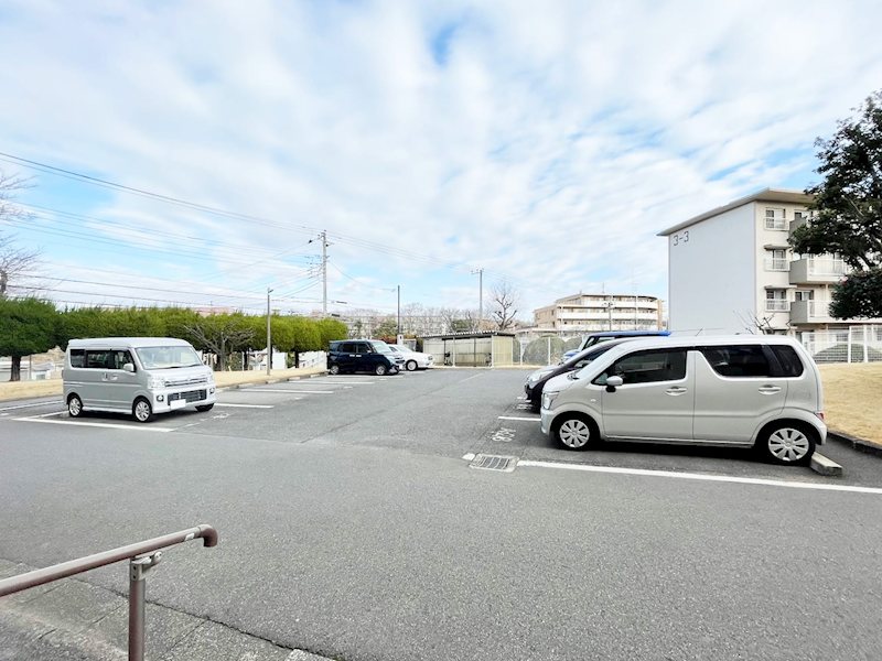 あやめ台3-4 駐車場