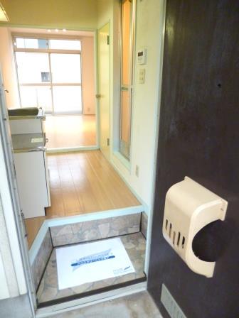 ハイツ登戸 玄関