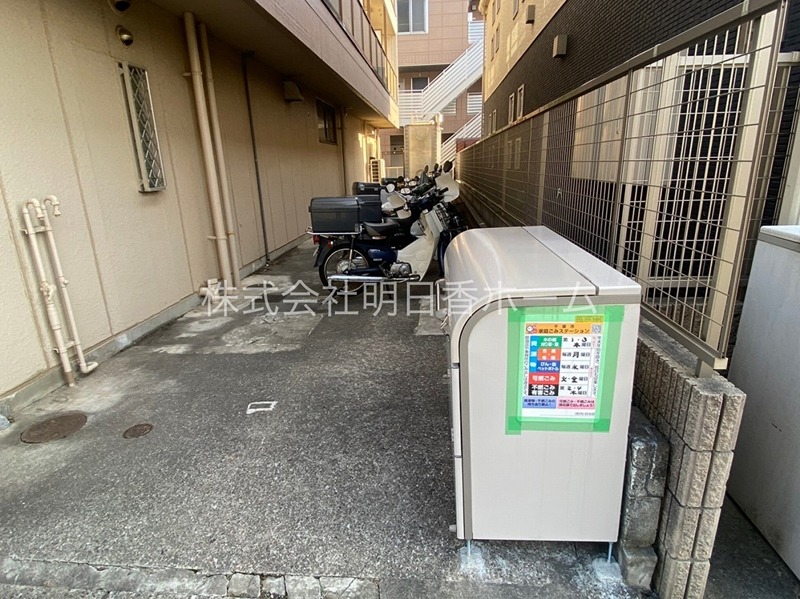 マンション小島 駐車場