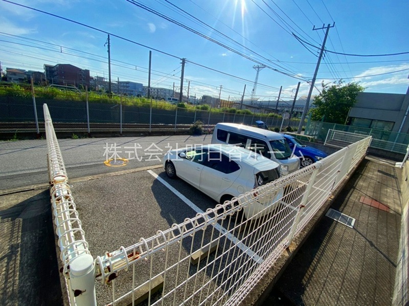 ネオ・リビエールⅠ 駐車場