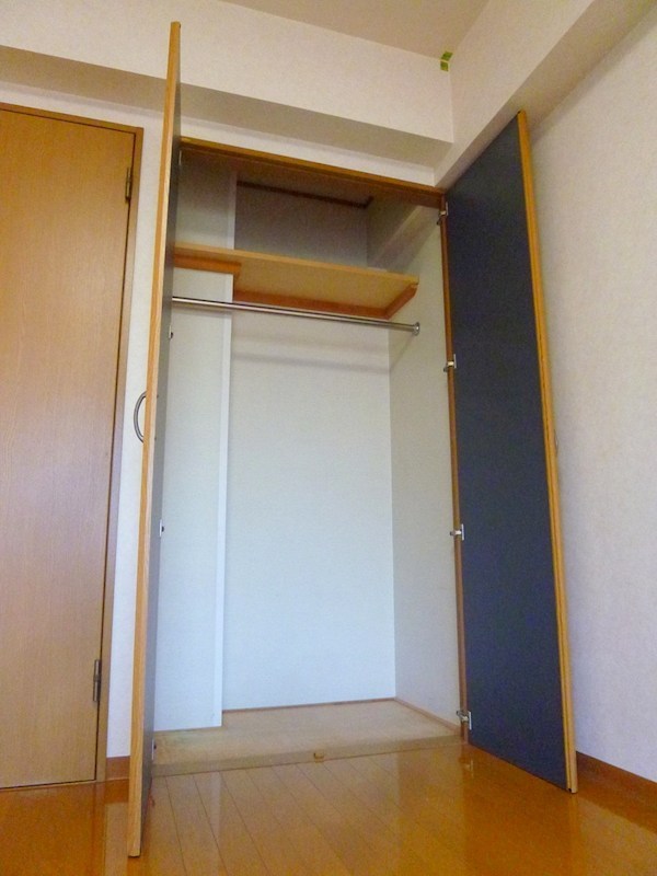 クレオ舞浜A 収納