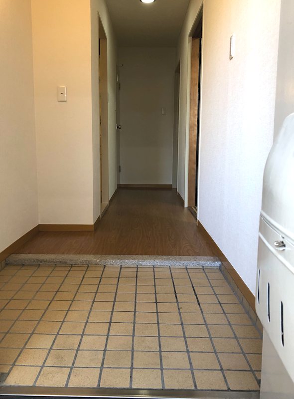 一光ハイツ尾頭橋 玄関
