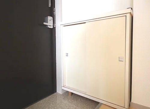 リアライズ東別院 玄関
