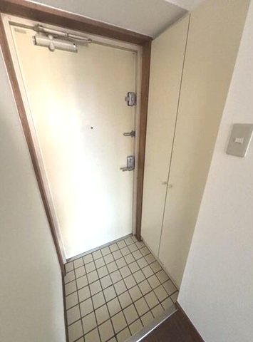 パリーマンション 玄関