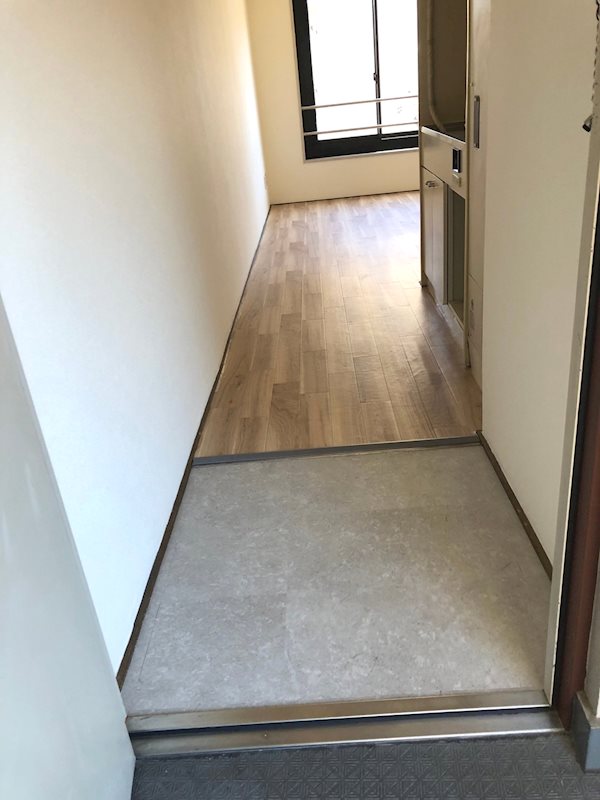 セザール新栄 玄関