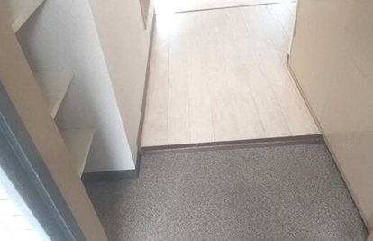 スペースイン金山 玄関