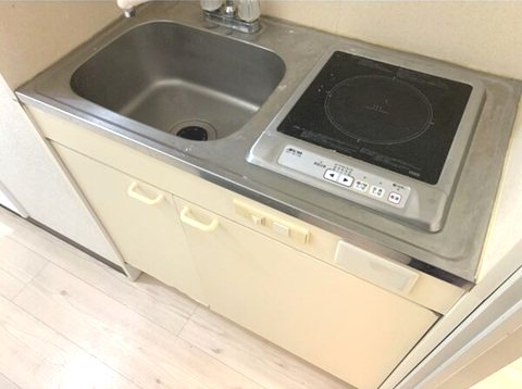 キャピタル上前津 玄関