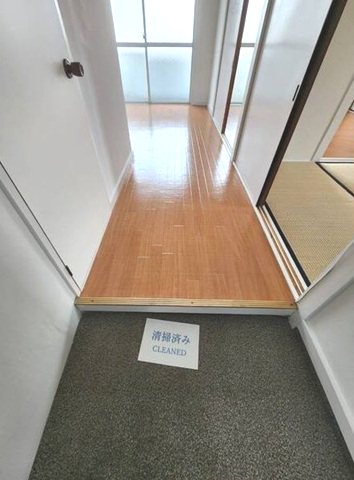 ハイツ青山 玄関