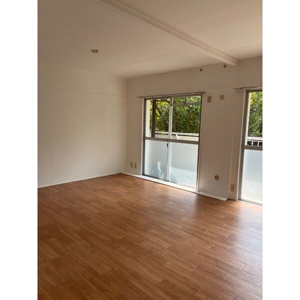 ヴィラナリー狭山　2号棟 リビング