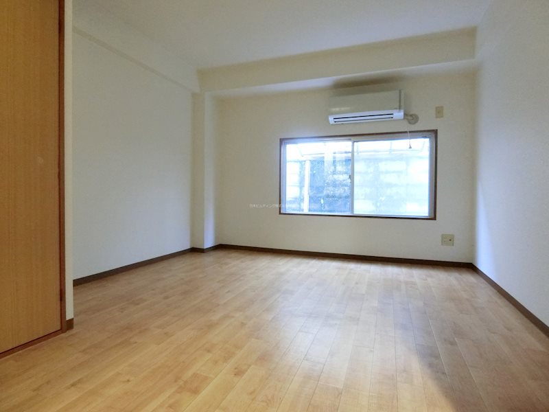 スコルピオ清和 リビング