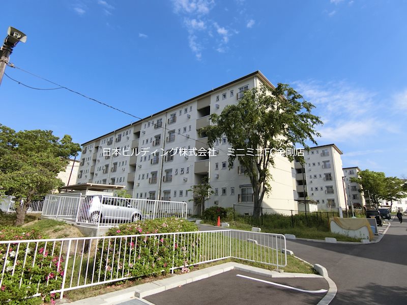 ＵＲ金剛団地　332号棟 外観