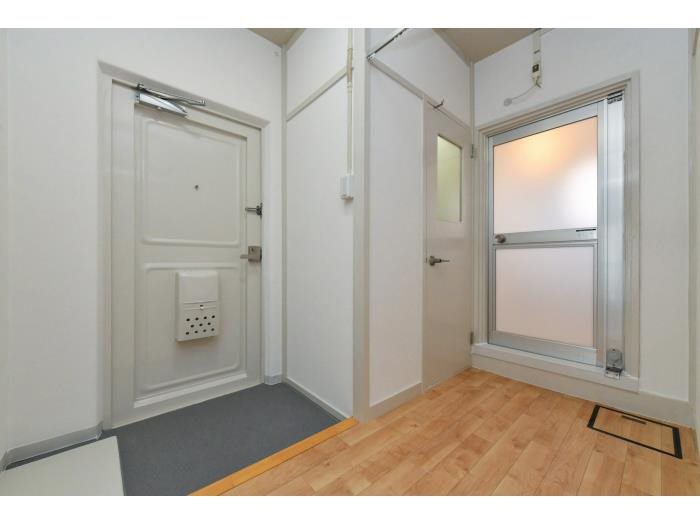 ＵＲ金剛団地　303号棟 玄関