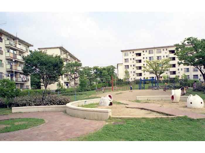 UR泉北竹城台二丁団地1号棟 外観