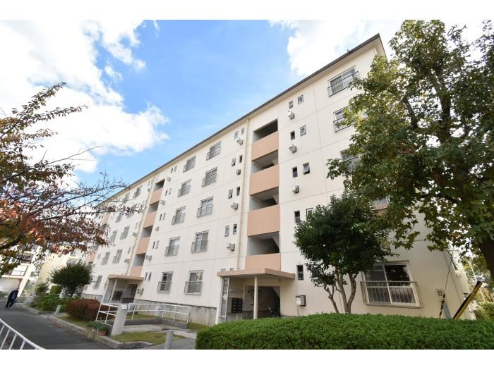 UR泉北桃山台一丁団地15棟 外観