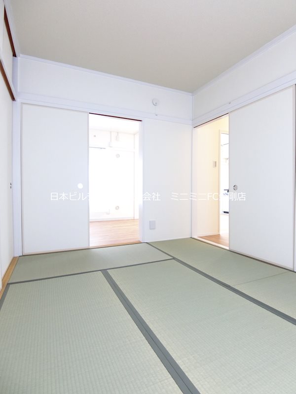 ＵＲ金剛団地　320号棟 ベッドルーム