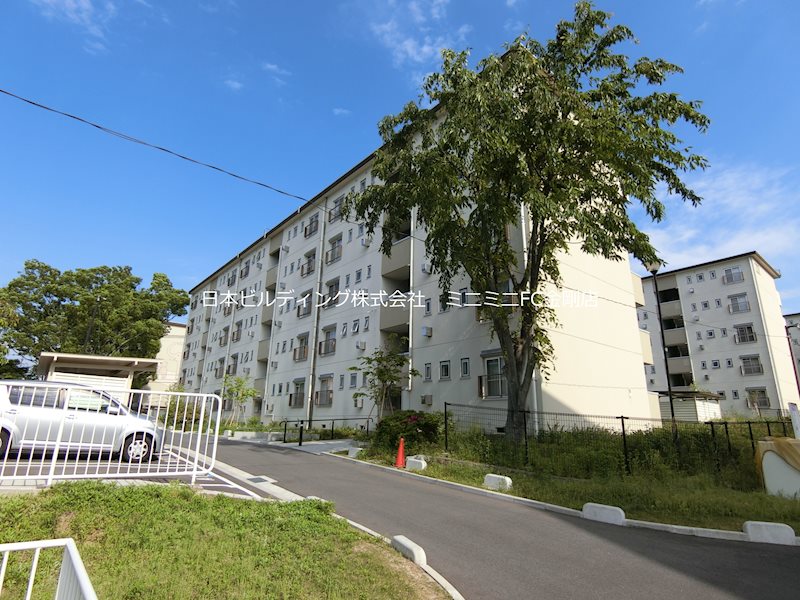 ＵＲ金剛団地　307号棟  外観