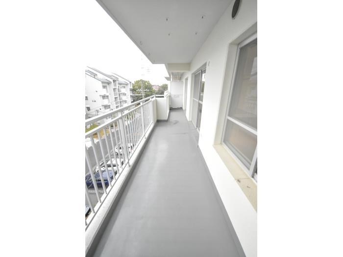 UR泉北城山台二丁団地26号棟   ベランダ