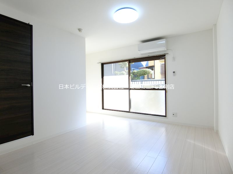 ネオレジデンスサカタ ベッドルーム