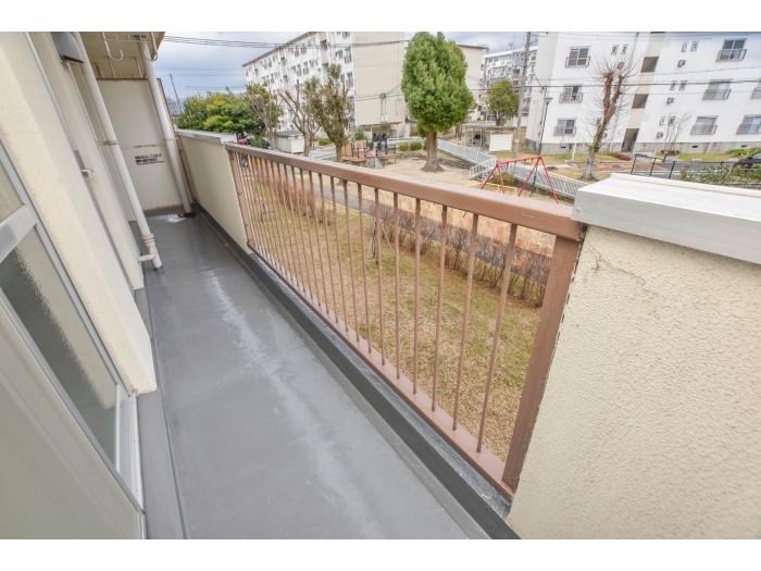 ＵＲ金剛団地　331号棟 ベランダ