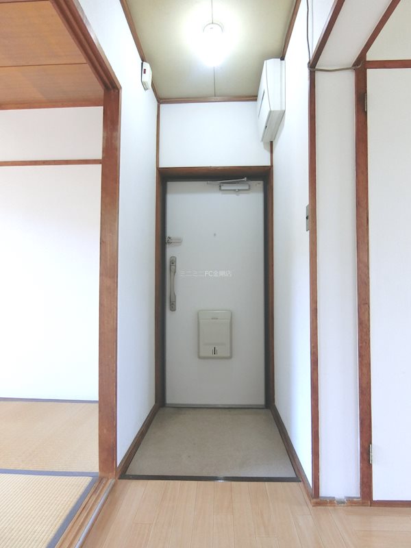 狭山遊園ハイツ６号棟  玄関