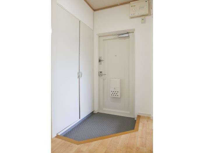 UR泉北茶山台二丁団地8棟 玄関