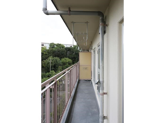 UR泉北茶山台二丁団地8棟 ベランダ
