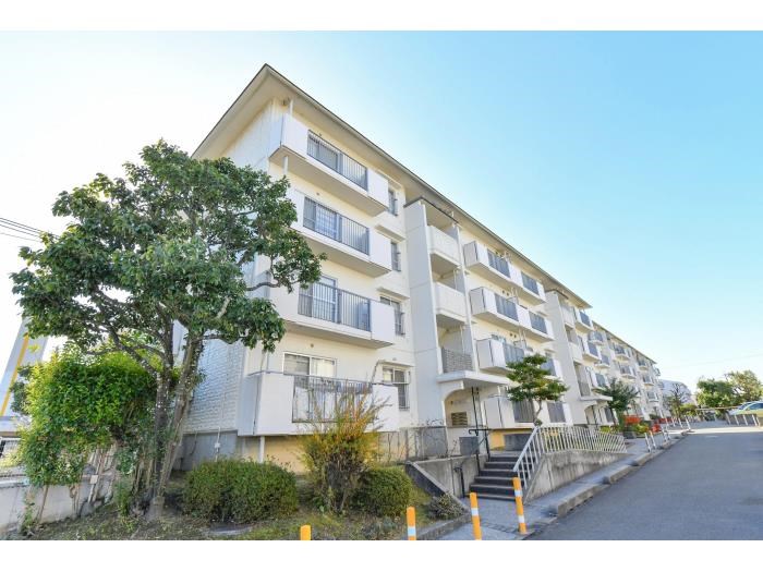 ＵＲ藤沢台第3住宅　322号棟  外観
