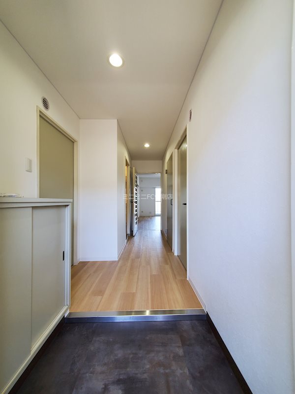 プレスト・コート壱番館 玄関