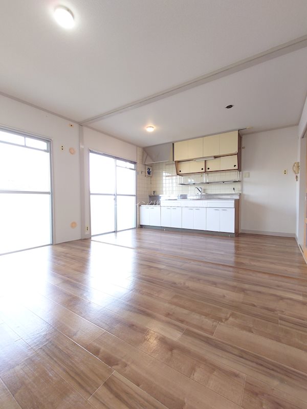 ヴィラナリー千代田10号棟  リビング