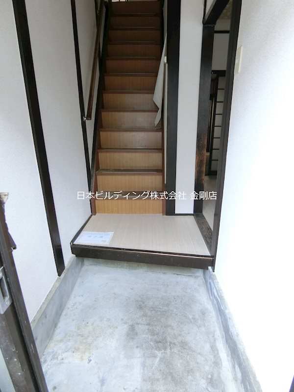 堺市東区西野貸家 玄関