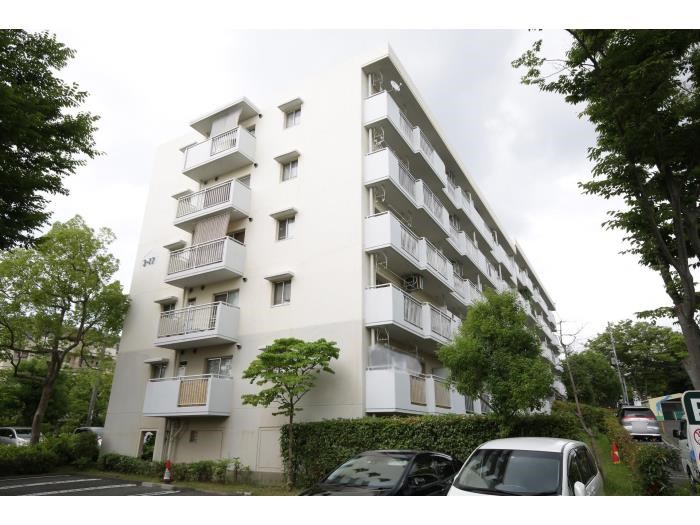 UR泉北城山台二丁団地17号棟 外観