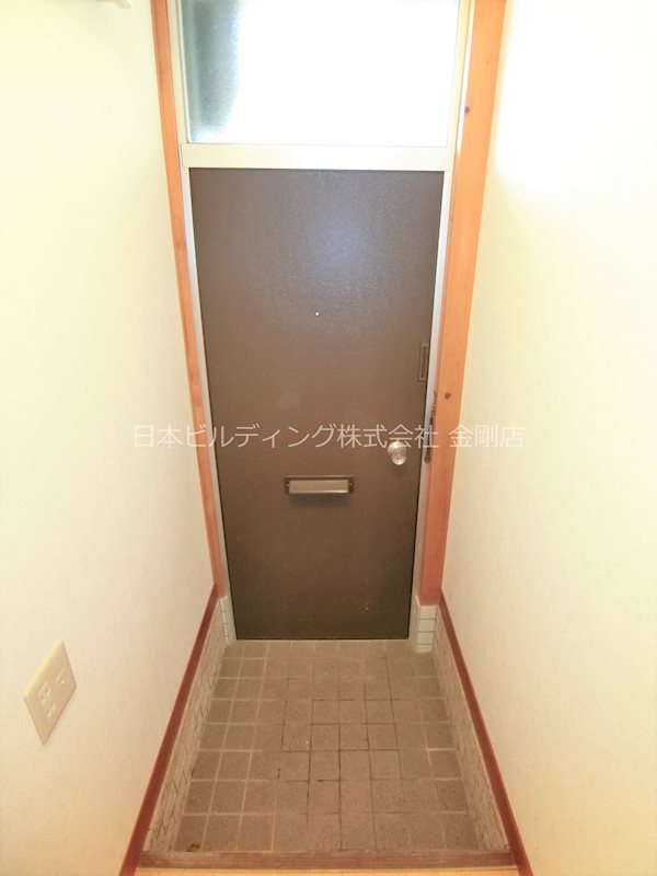 河内長野末広町連棟貸家  玄関